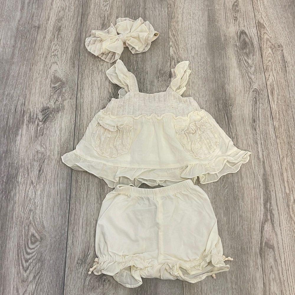 Isobella & Chloe 3 m outfit with bow